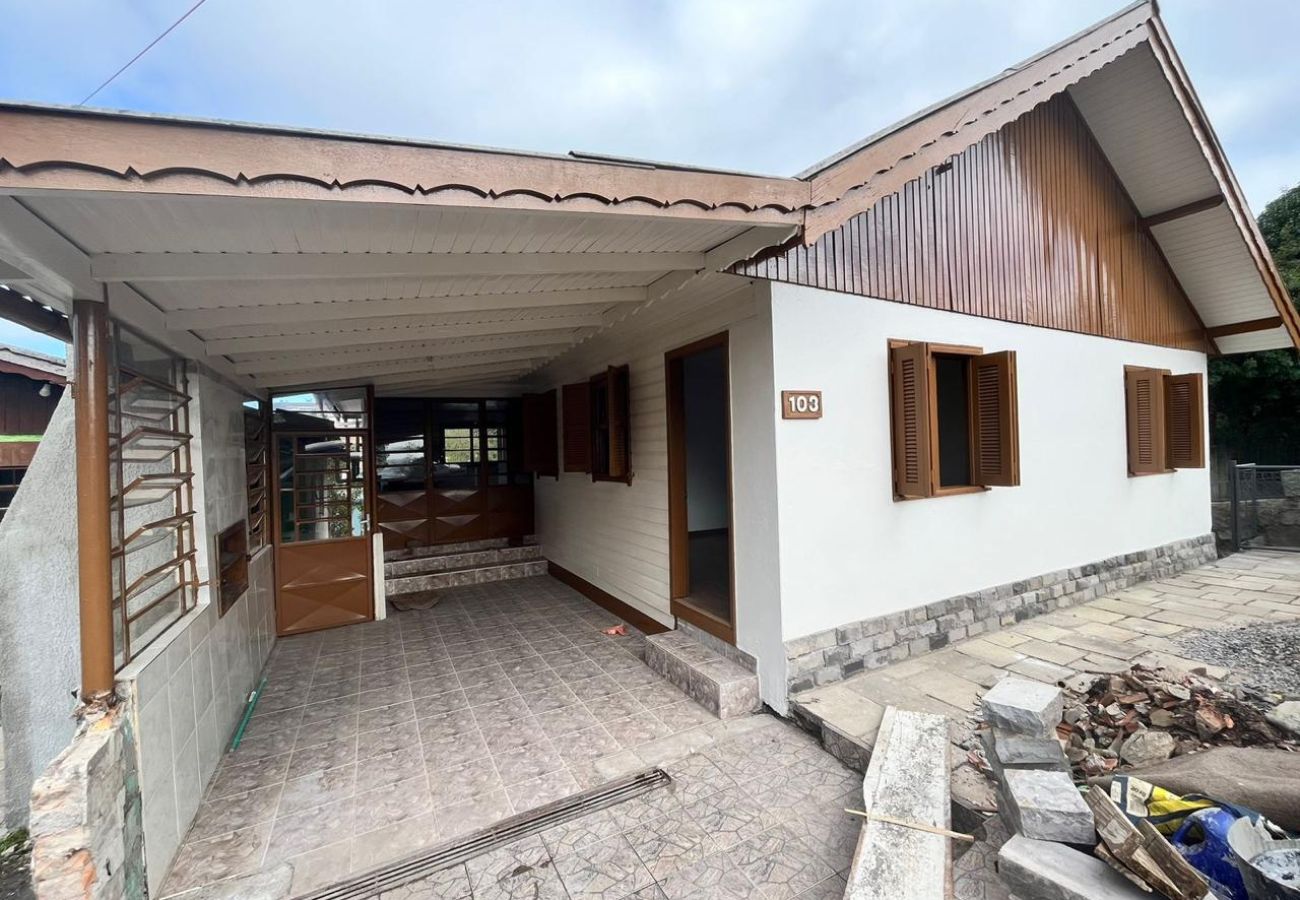 Casa em Canela - CASAS NA RUA DAS HORTÊNSIAS CANELA REF 570203