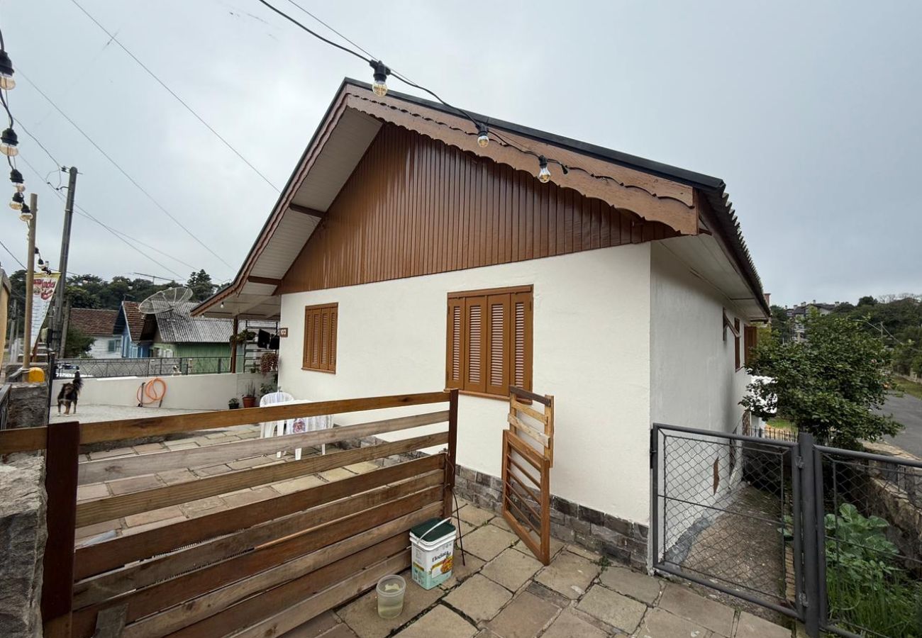 Casa em Canela - CASAS NA RUA DAS HORTÊNSIAS CANELA REF 570203