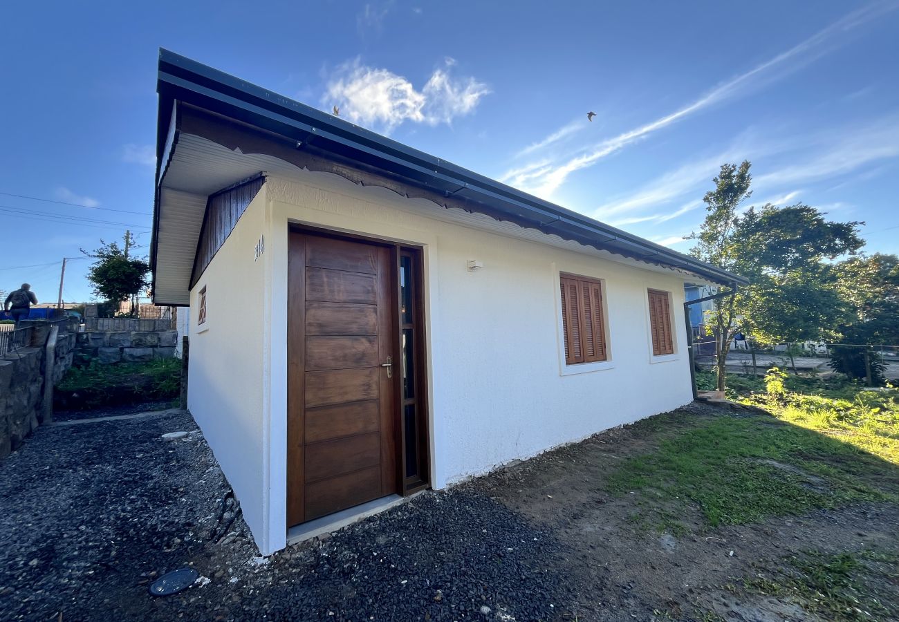 Casa em Canela - CASAS NA RUA DAS HORTÊNSIAS CANELA REF 570203