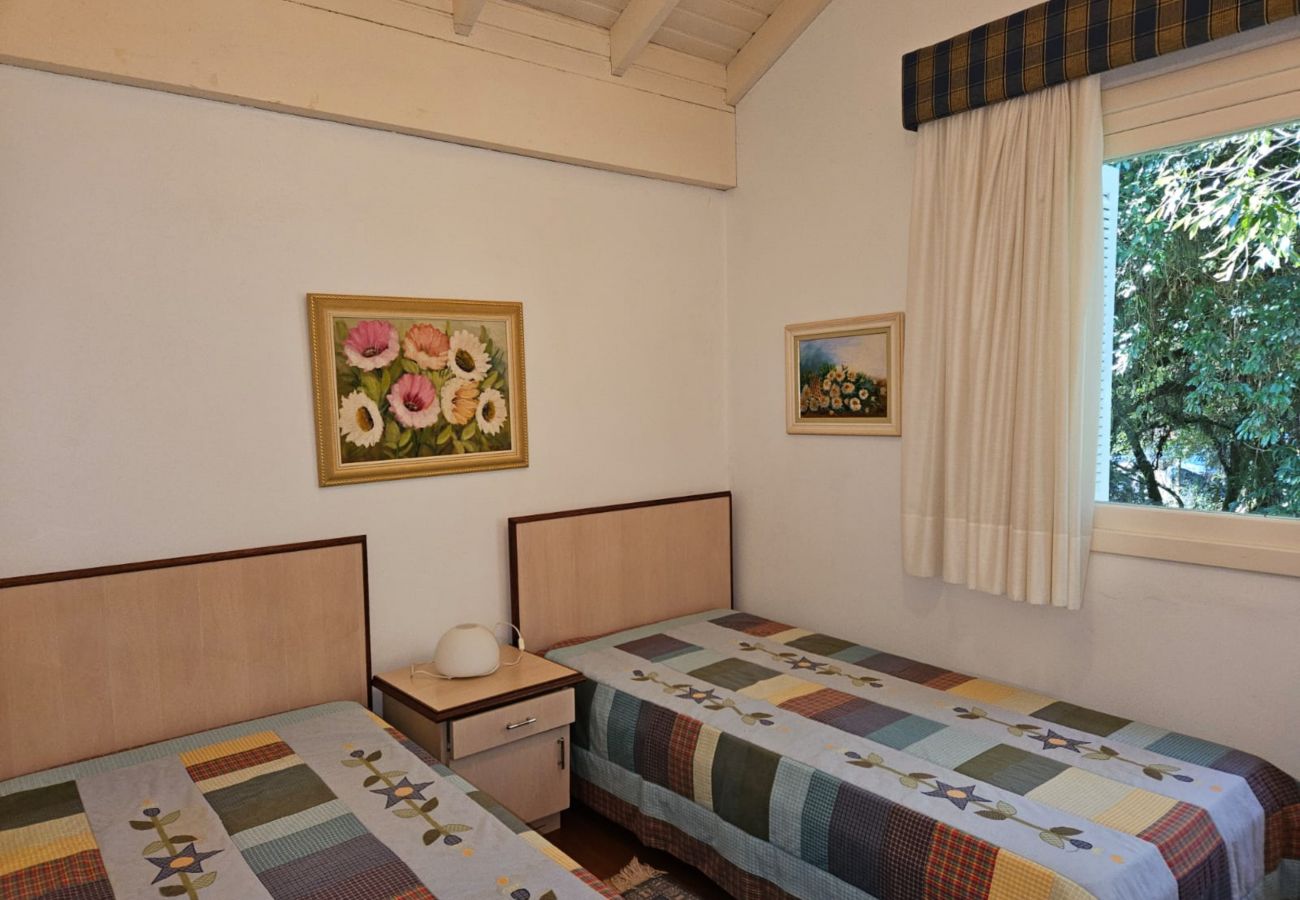 Casa em Gramado - CASA 3 DORM COND DAS BROMÉLIAS REF 585068 