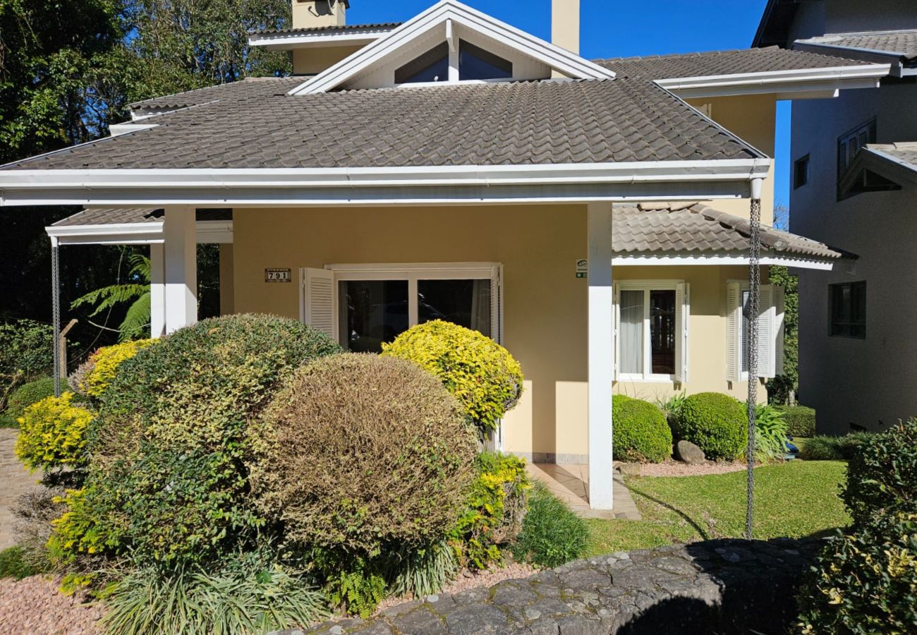 Casa em Gramado - CASA 3 DORM COND DAS BROMÉLIAS REF 585068 