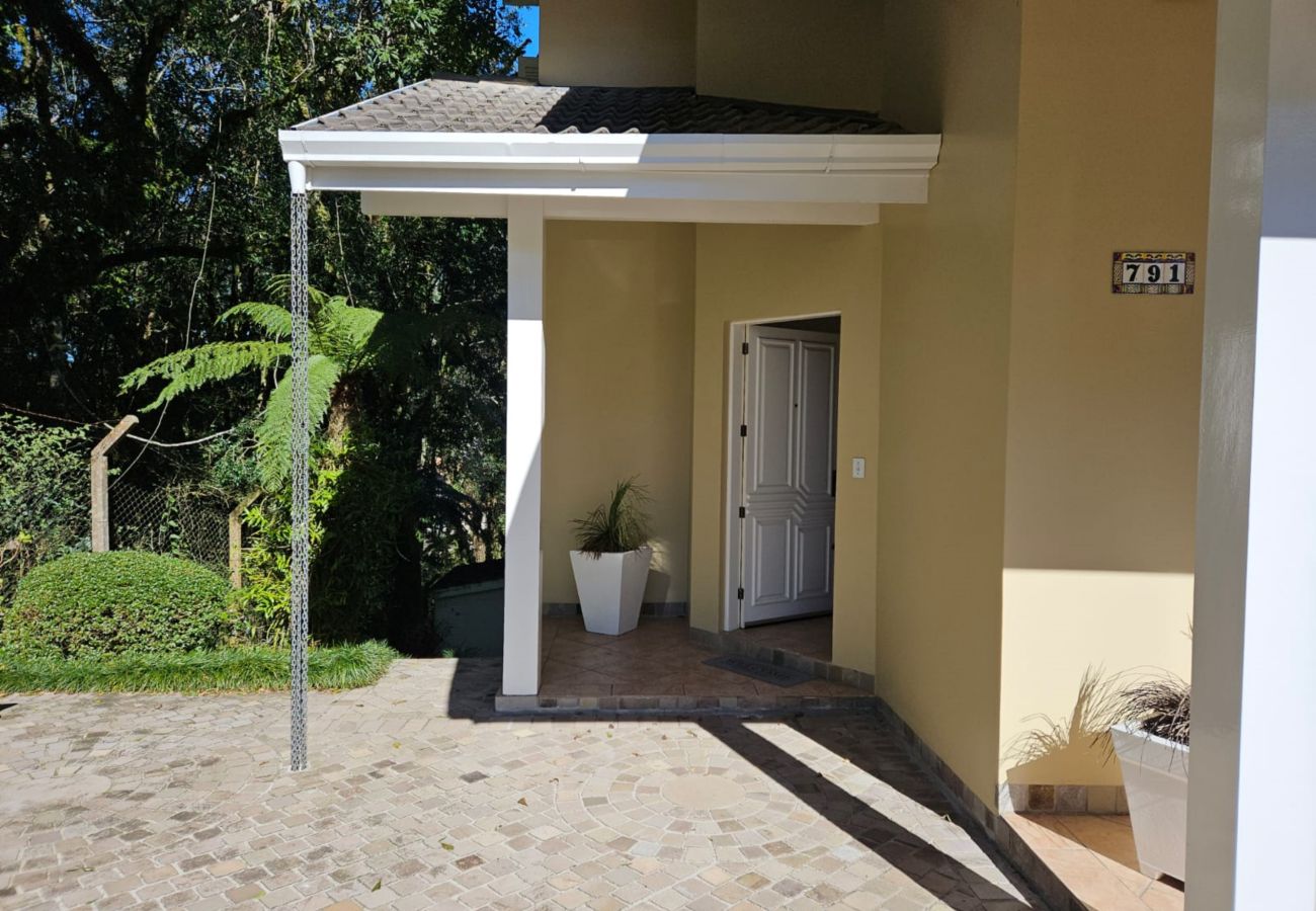 Casa em Gramado - CASA 3 DORM COND DAS BROMÉLIAS REF 585068 