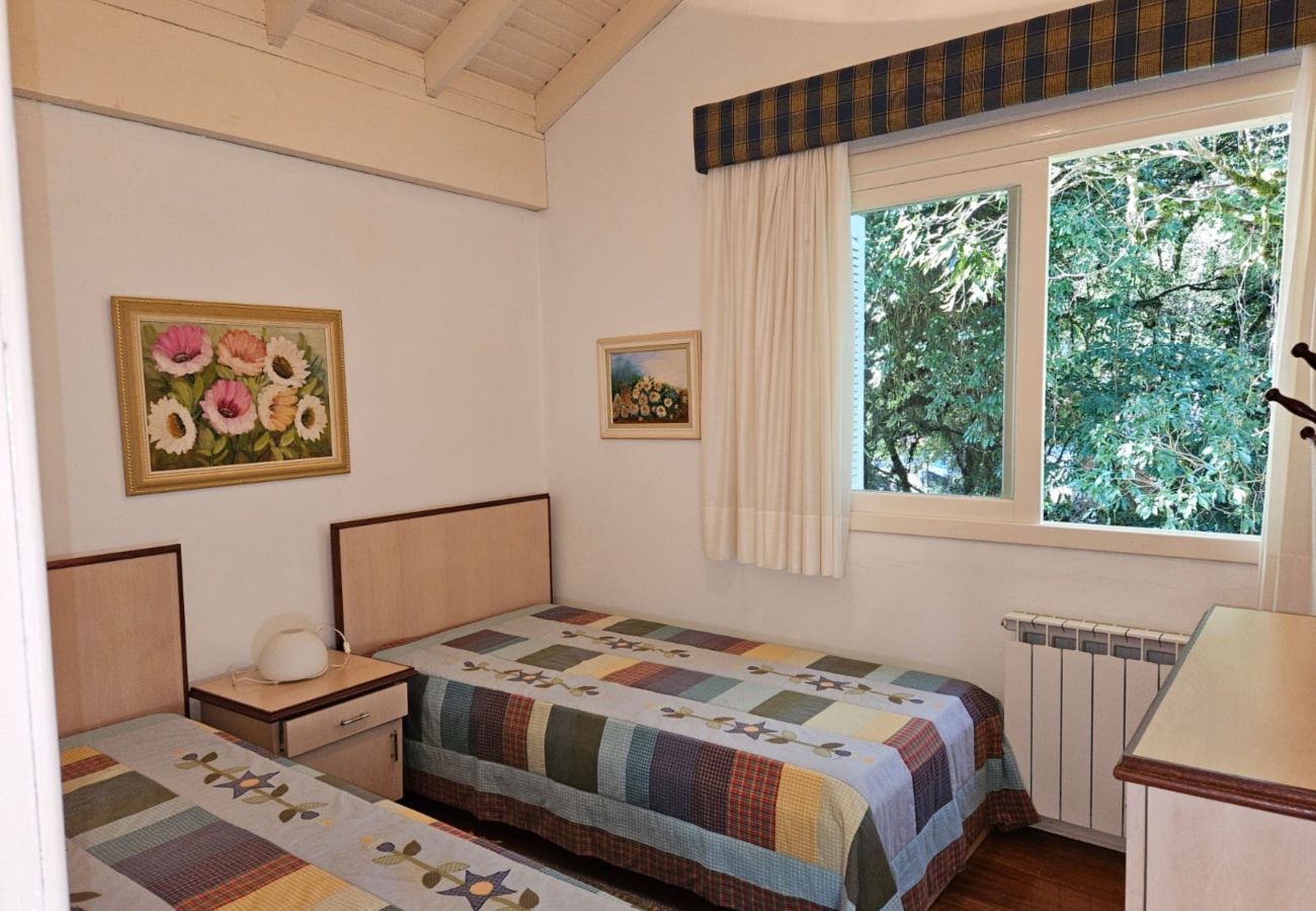 Casa em Gramado - CASA 3 DORM COND DAS BROMÉLIAS REF 585068 