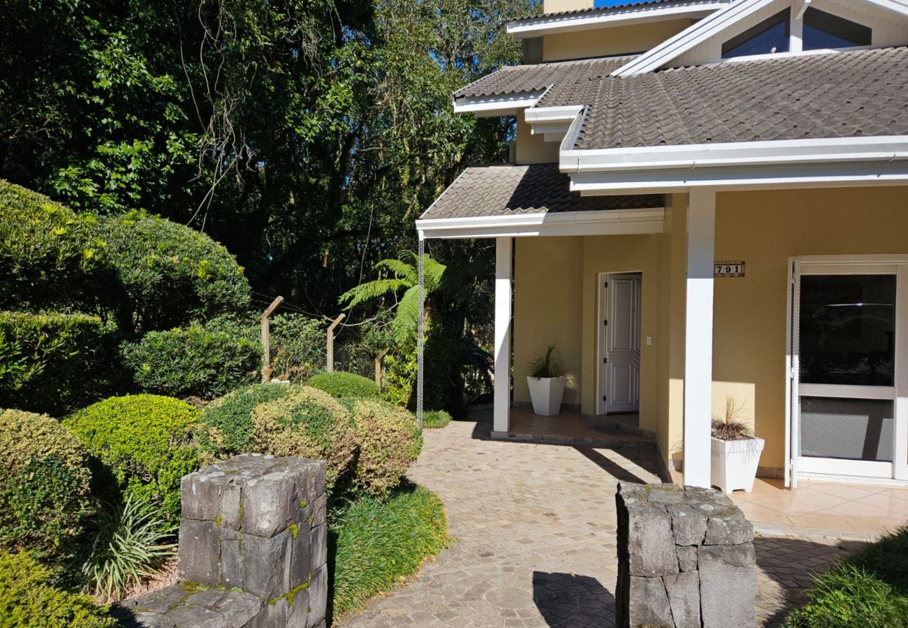 Casa em Gramado - CASA 3 DORM COND DAS BROMÉLIAS REF 585068 