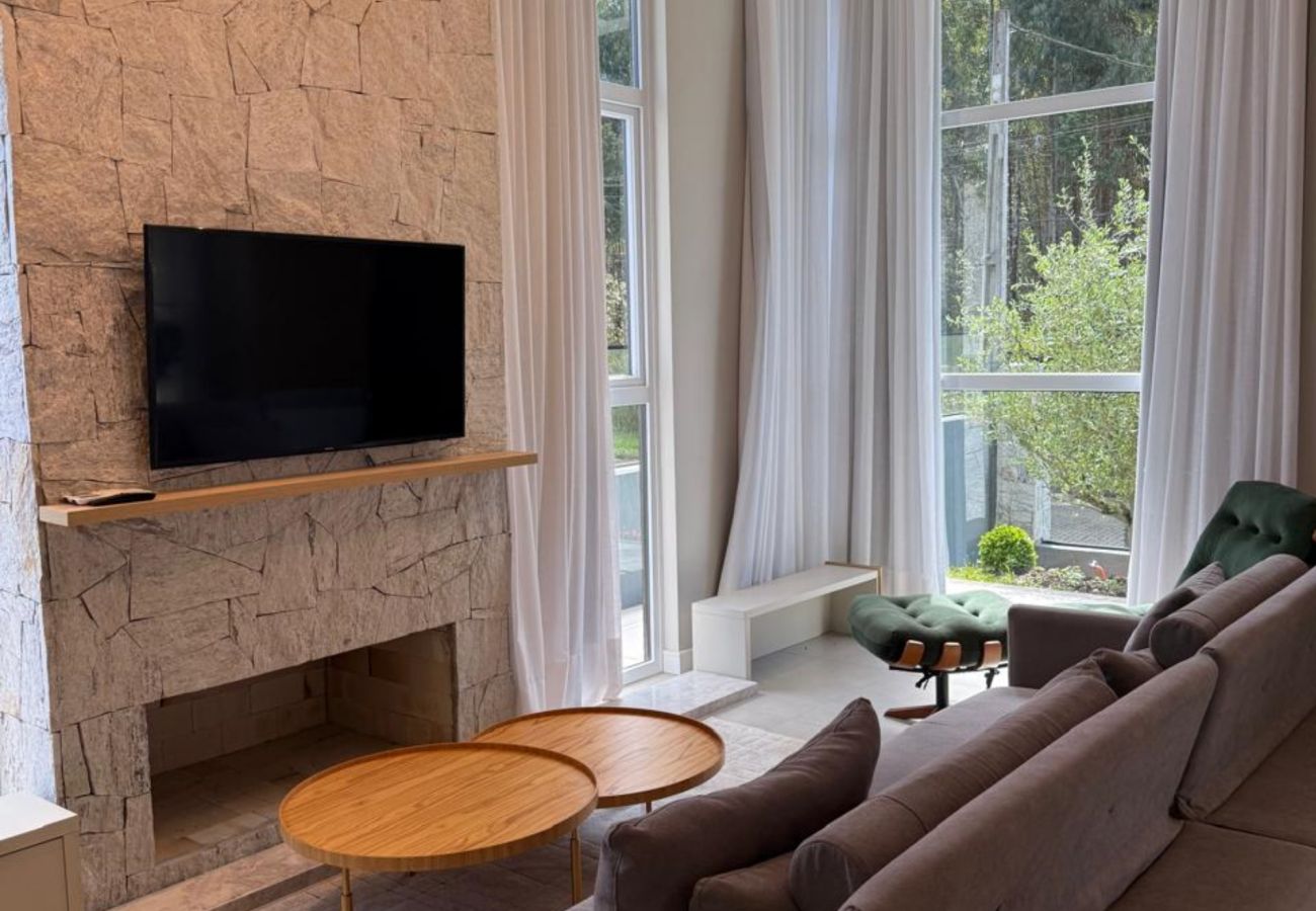 Casa em Gramado - CASA 3 SUÍTES VIVENDAS DO ARVOREDO REF 670276