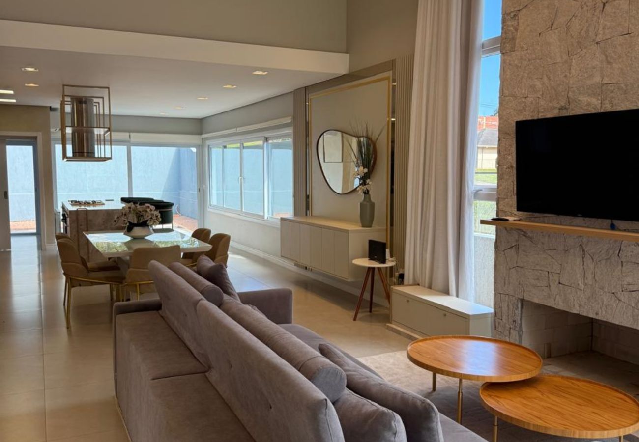 Casa em Gramado - CASA 3 SUÍTES VIVENDAS DO ARVOREDO REF 670276