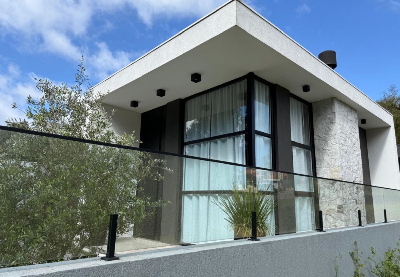 Casa em Gramado - CASA 3 SUÍTES VIVENDAS DO ARVOREDO REF 670276