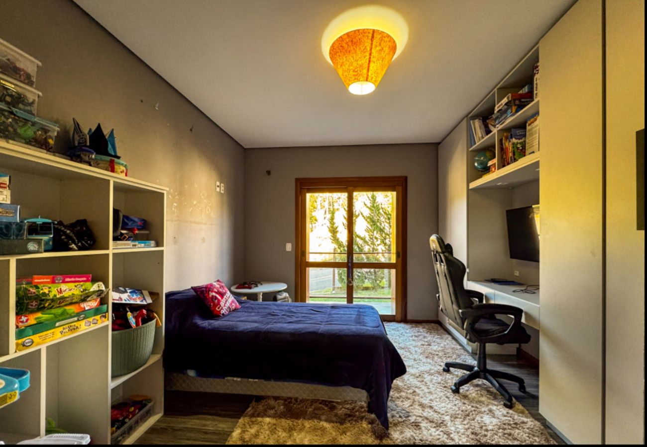 Casa em Gramado - CASA 3 DORM  VIVENDAS DO ARVOREDO REF 670272