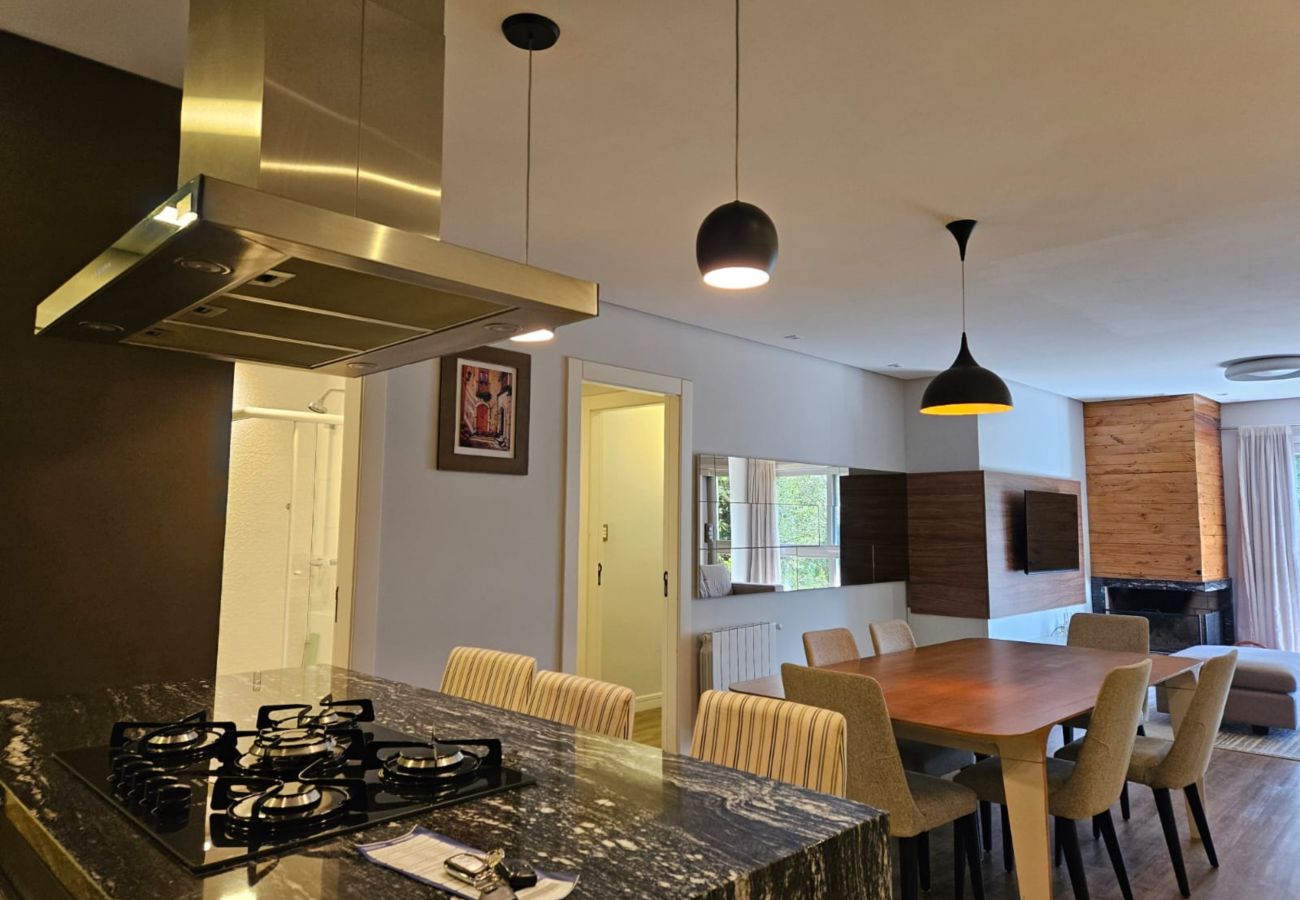 Apartamento em Gramado - APTO 3 SUÍTES COM VISTA PRIVILEGIADA  REF 673088