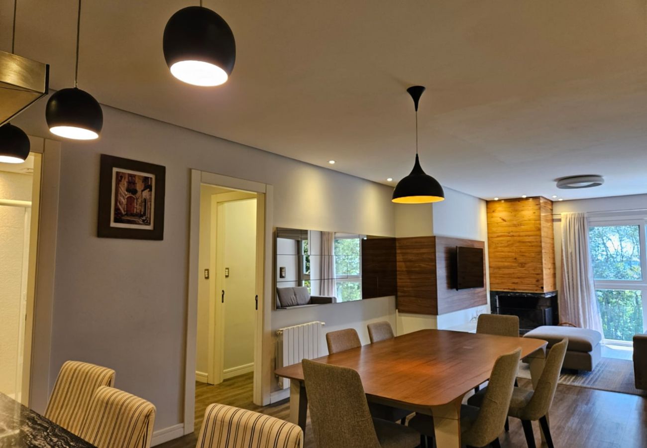 Apartamento em Gramado - APTO 3 SUÍTES COM VISTA PRIVILEGIADA  REF 673088