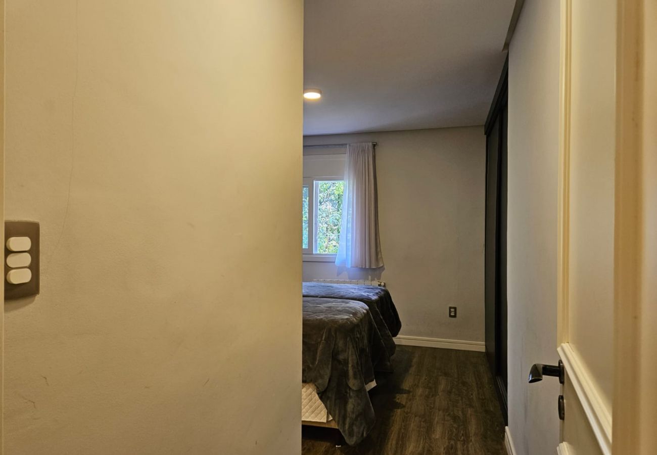 Apartamento em Gramado - APTO 3 SUÍTES COM VISTA PRIVILEGIADA  REF 673088