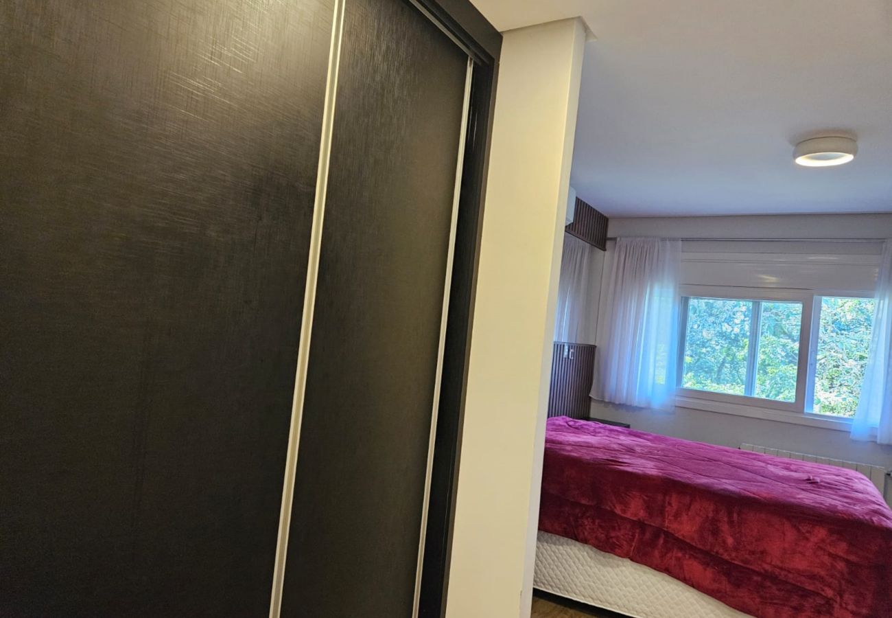 Apartamento em Gramado - APTO 3 SUÍTES COM VISTA PRIVILEGIADA  REF 673088