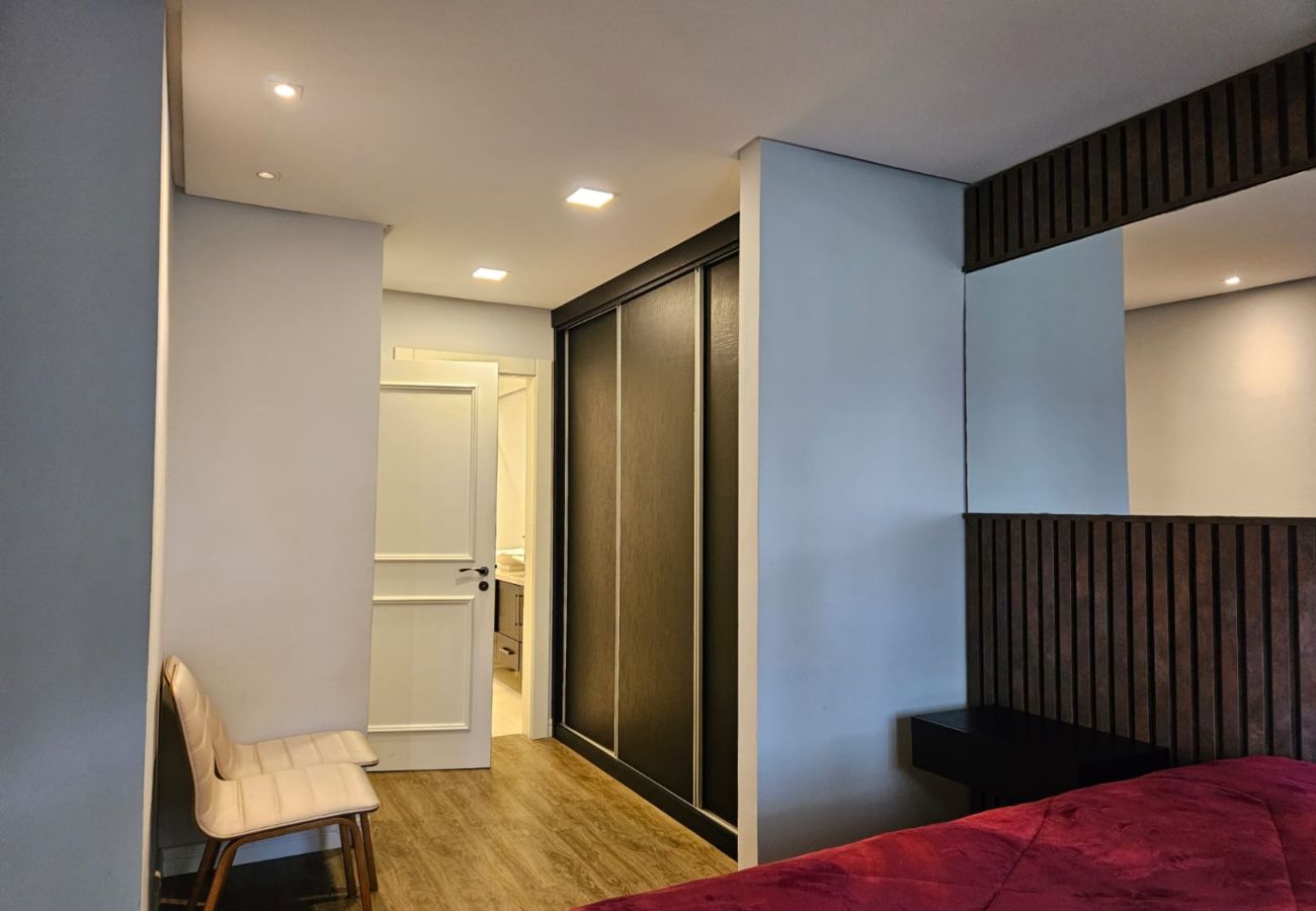 Apartamento em Gramado - APTO 3 SUÍTES COM VISTA PRIVILEGIADA  REF 673088