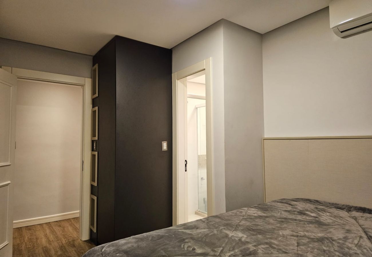 Apartamento em Gramado - APTO 3 SUÍTES COM VISTA PRIVILEGIADA  REF 673088