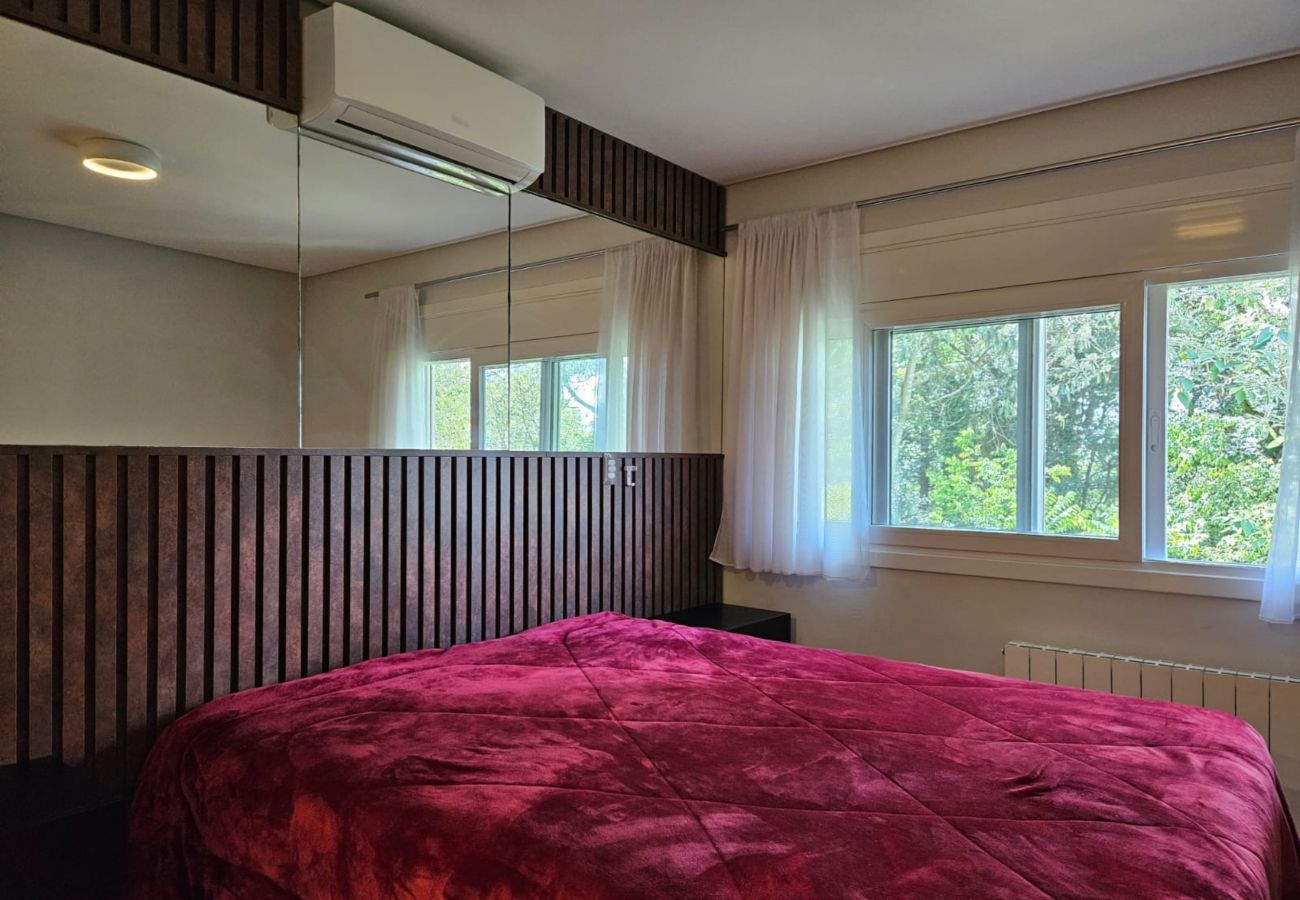 Apartamento em Gramado - APTO 3 SUÍTES COM VISTA PRIVILEGIADA  REF 673088