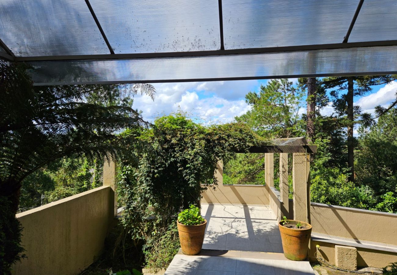 Apartamento em Gramado - APTO 3 SUÍTES COM VISTA PRIVILEGIADA  REF 673088