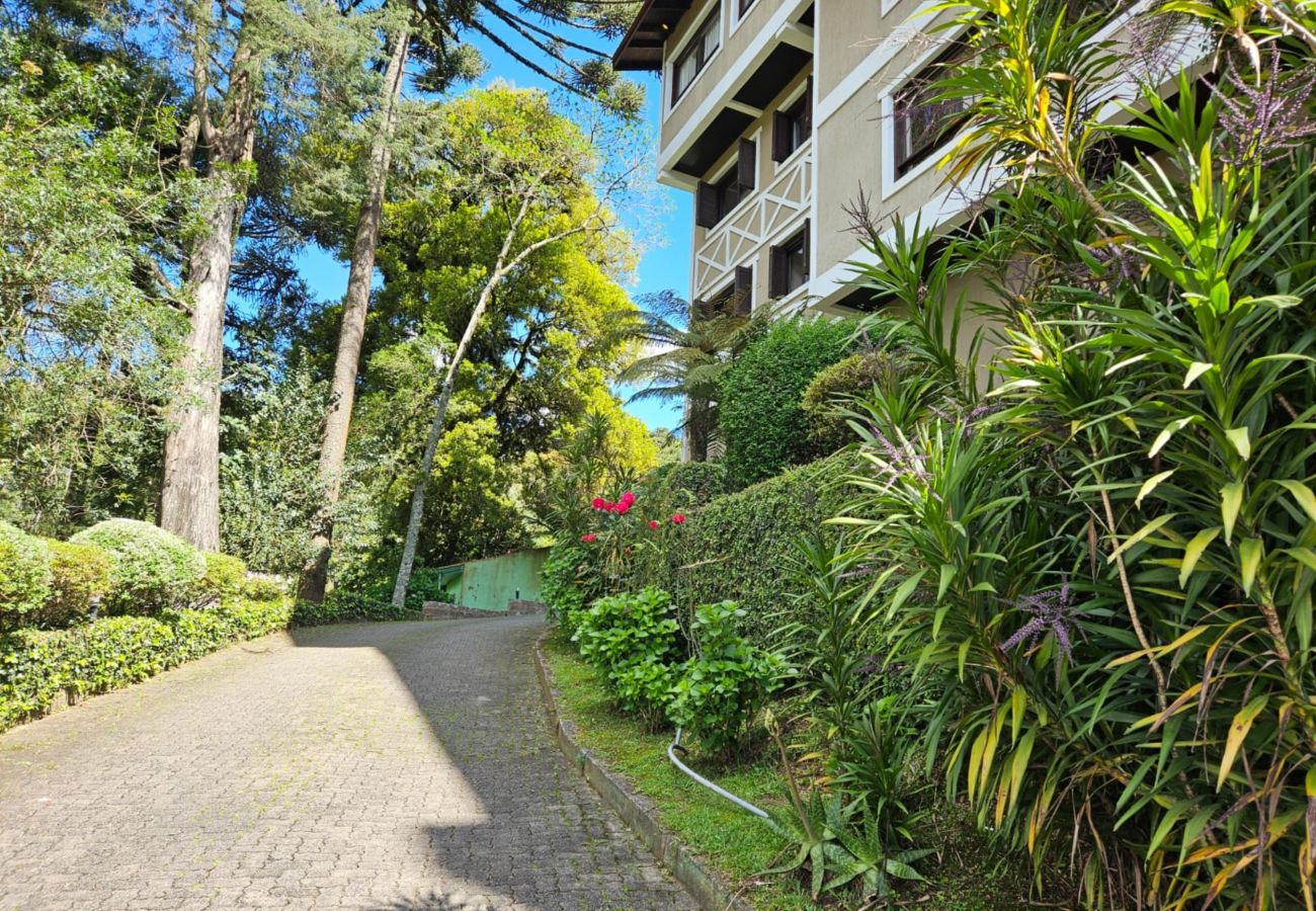 Apartamento em Gramado - APTO 3 SUÍTES COM VISTA PRIVILEGIADA  REF 673088