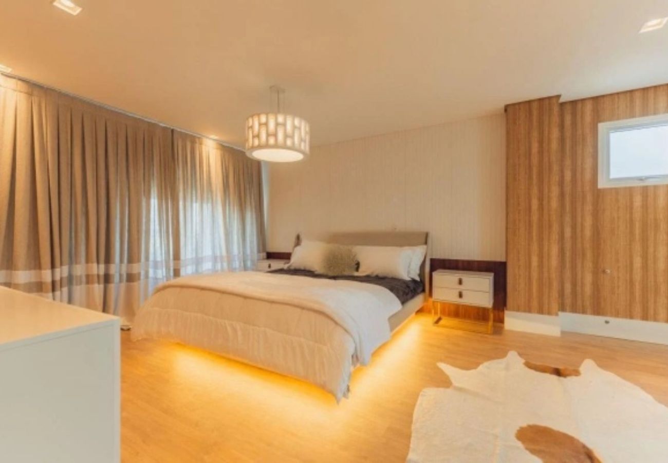 Apartamento em Gramado - COB. ALTO PADRÃO CORAÇÃO GRAMADO REF 673668