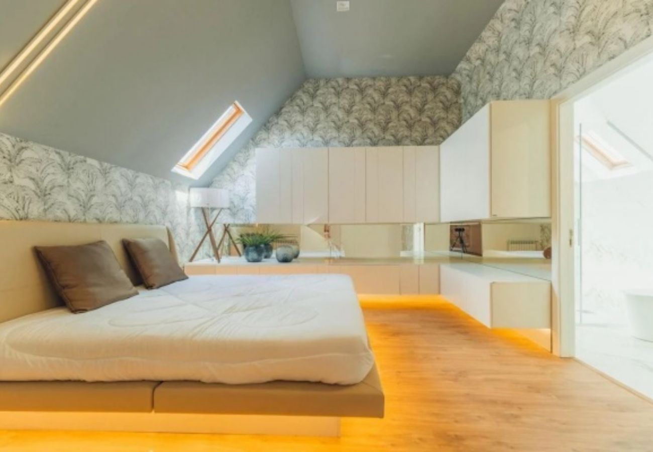 Apartamento em Gramado - COB. ALTO PADRÃO CORAÇÃO GRAMADO REF 673668