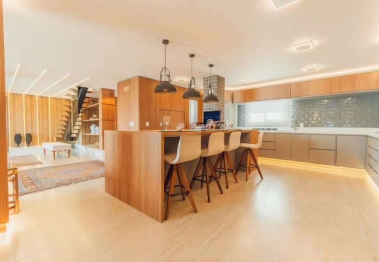 Apartamento em Gramado - COB. ALTO PADRÃO CORAÇÃO GRAMADO REF 673668