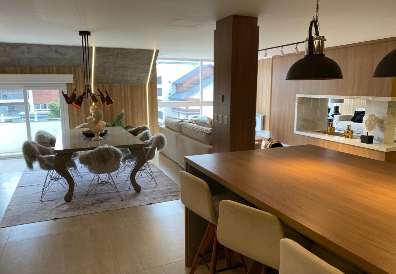 Apartamento em Gramado - COB. ALTO PADRÃO CORAÇÃO GRAMADO REF 673668