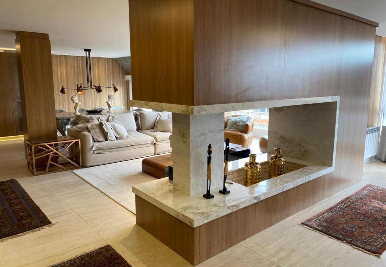 Apartamento em Gramado - COB. ALTO PADRÃO CORAÇÃO GRAMADO REF 673668