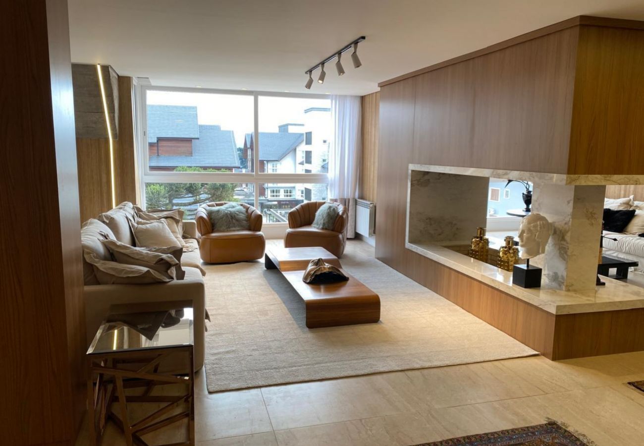 Apartamento em Gramado - COB. ALTO PADRÃO CORAÇÃO GRAMADO REF 673668