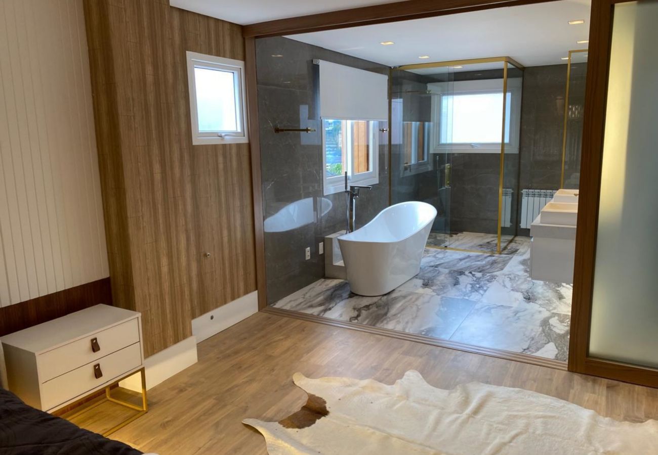 Apartamento em Gramado - COB. ALTO PADRÃO CORAÇÃO GRAMADO REF 673668