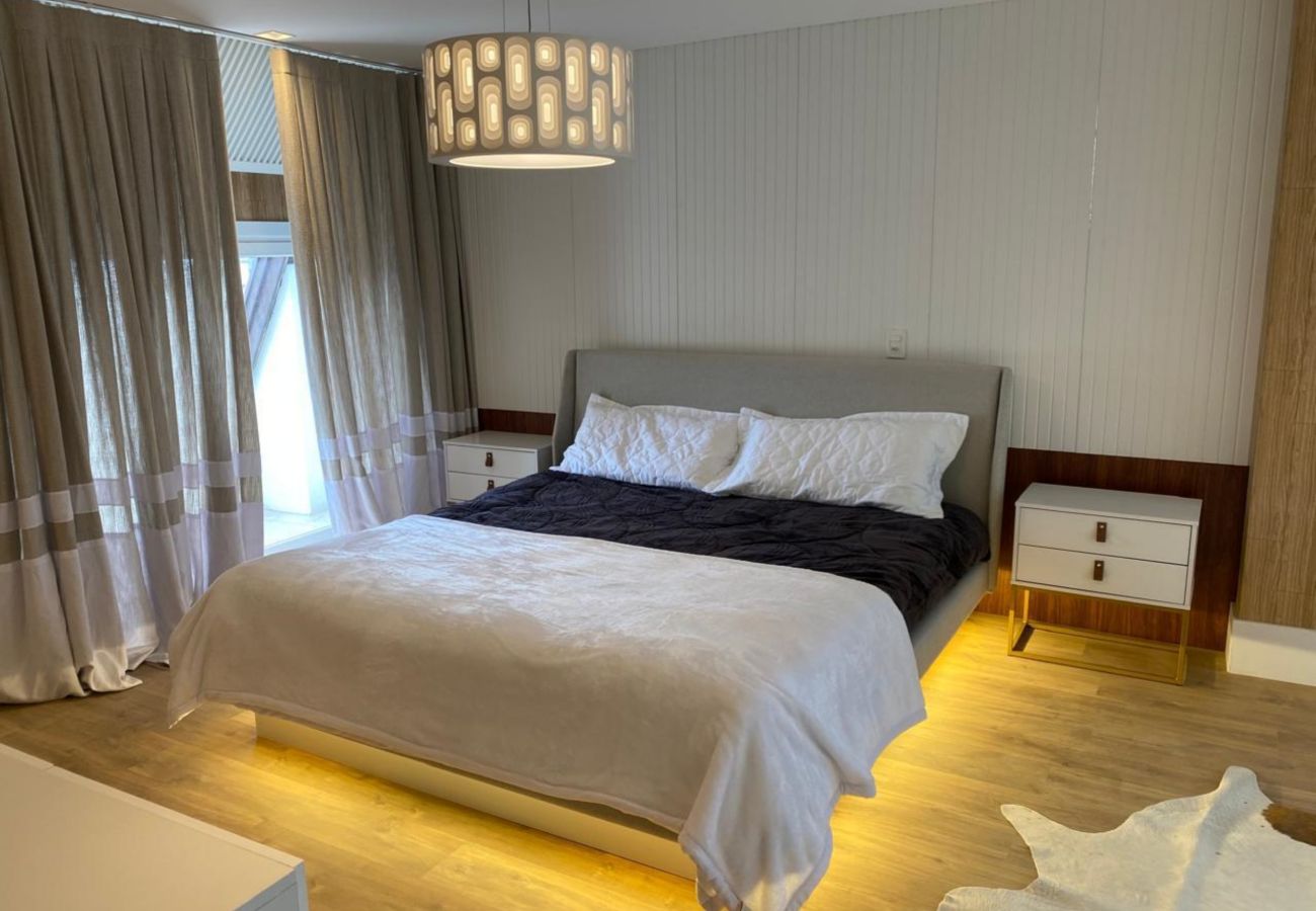 Apartamento em Gramado - COB. ALTO PADRÃO CORAÇÃO GRAMADO REF 673668