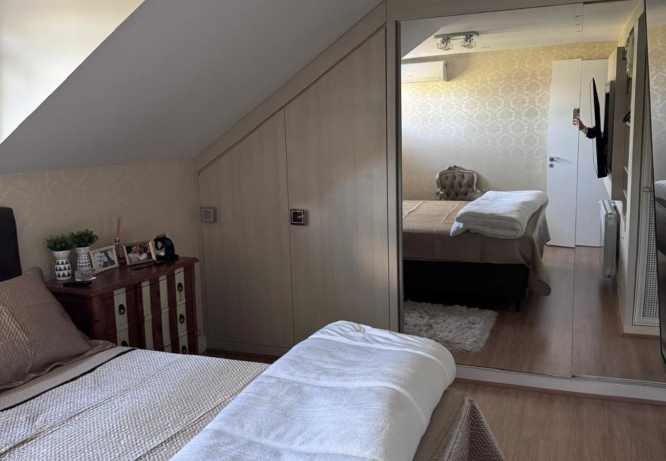 Apartamento em Gramado - COBERTURA NA PRAÇA DAS ROSAS REF 674766