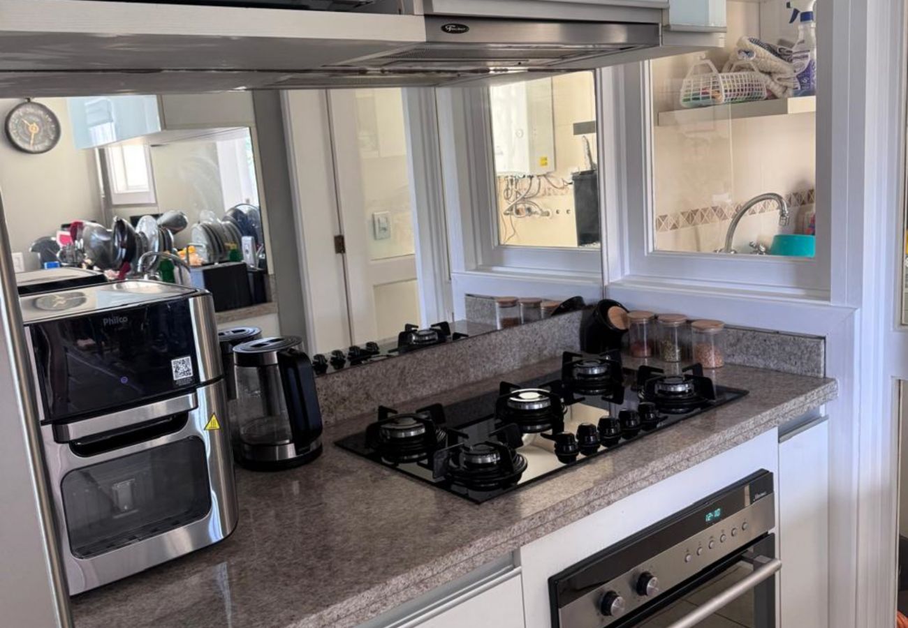 Apartamento em Gramado - COBERTURA NA PRAÇA DAS ROSAS REF 674766