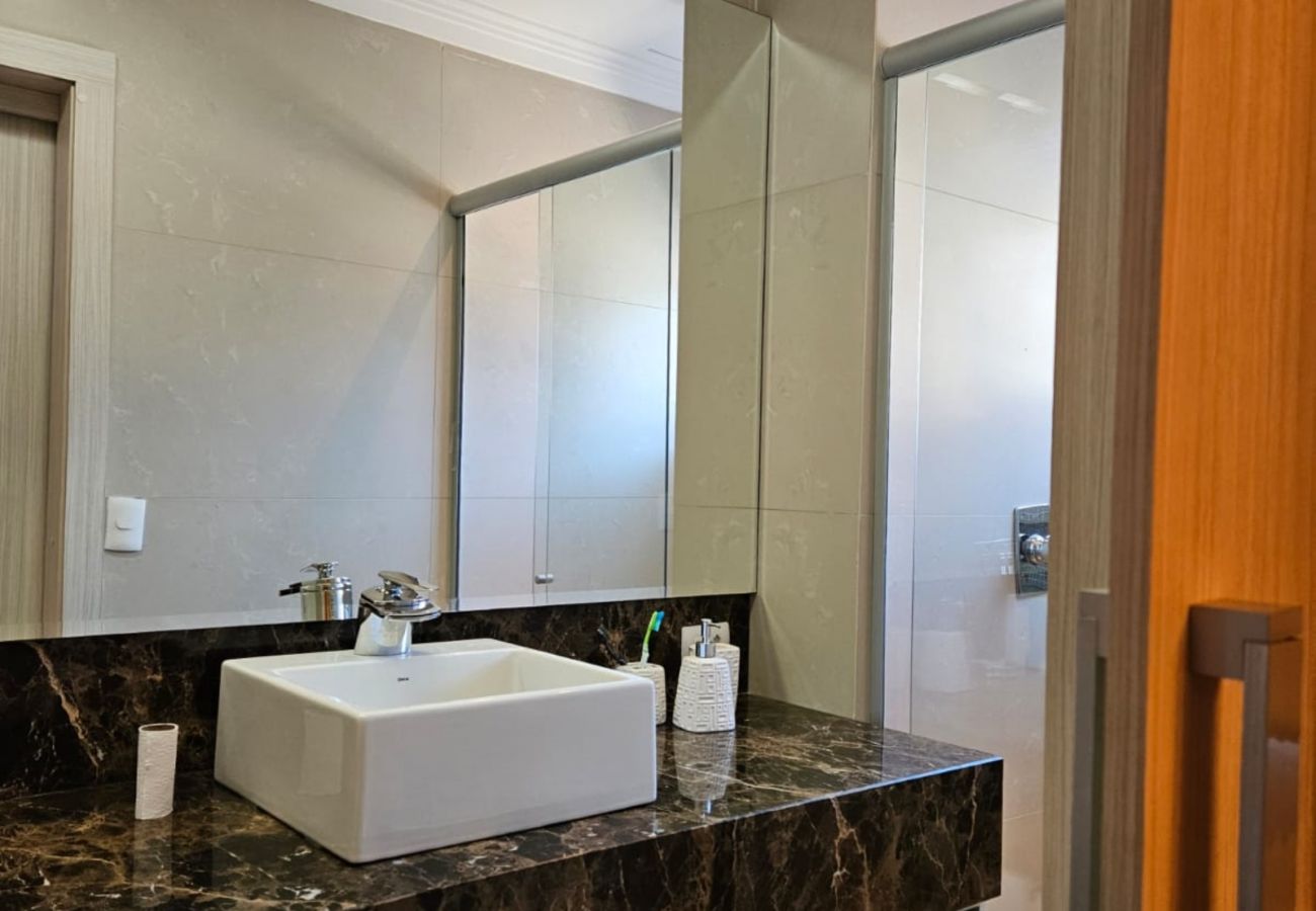 Apartamento em Gramado - APTO 4 SUÍTES NA BORGES  DE MEDEIROS REF 675684