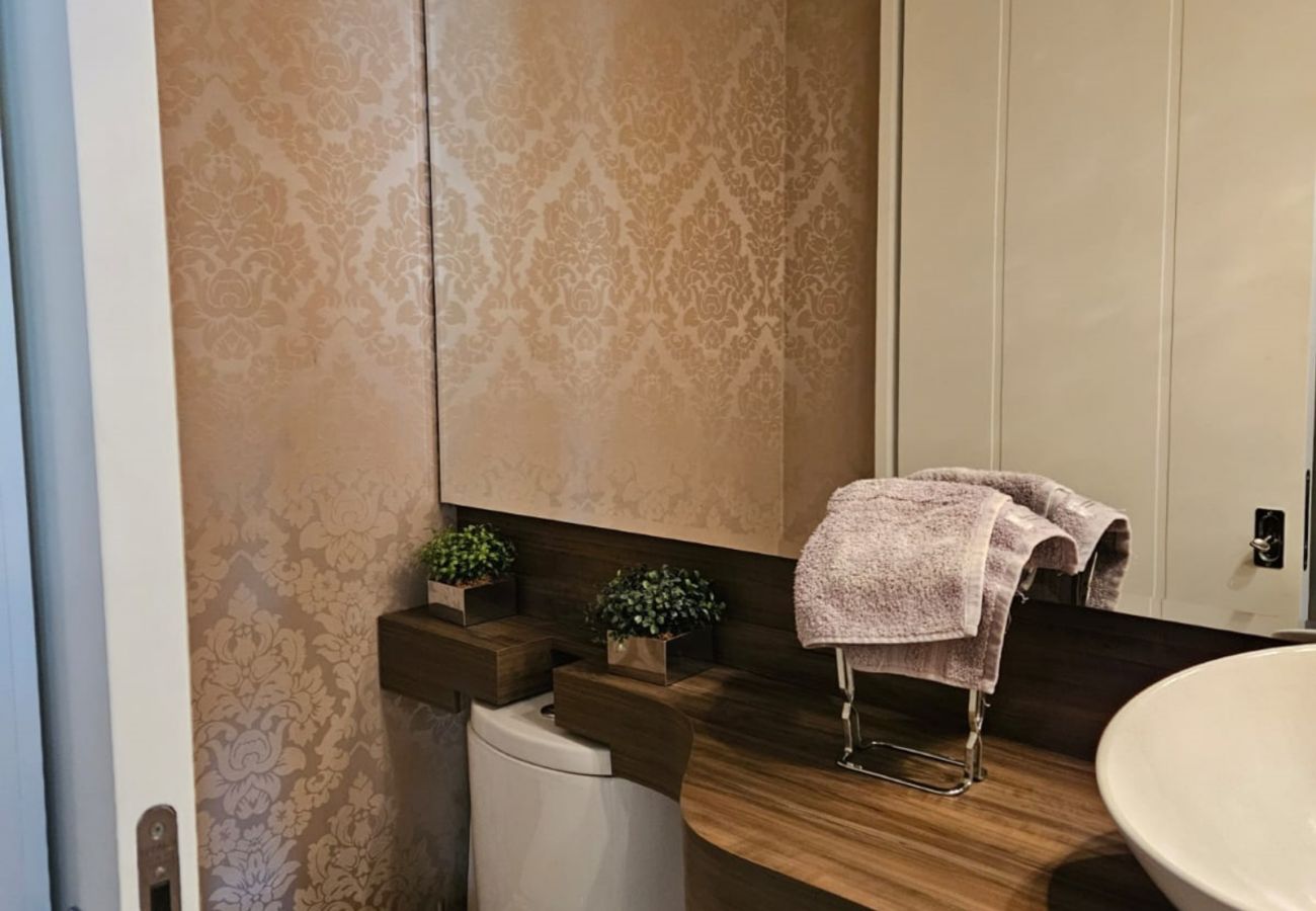 Apartamento em Gramado - APTO 4 SUÍTES NA BORGES  DE MEDEIROS REF 675684