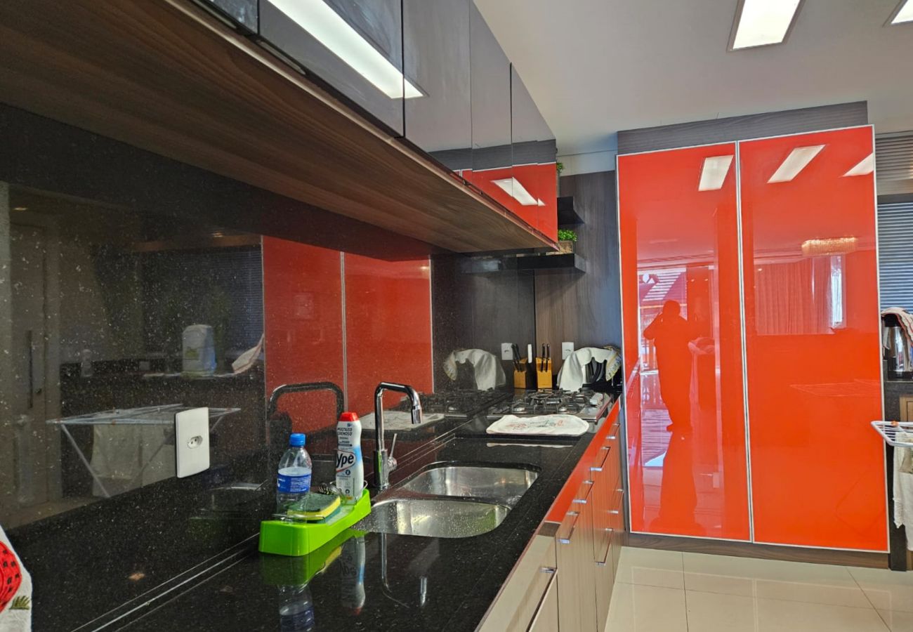 Apartamento em Gramado - APTO 4 SUÍTES NA BORGES  DE MEDEIROS REF 675684