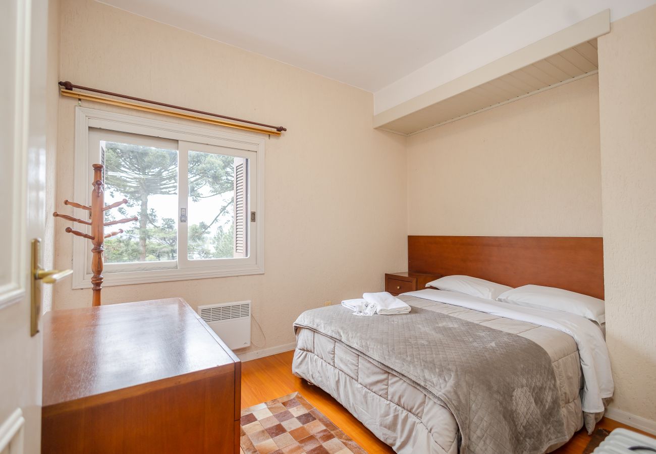 Apartamento em Gramado - Apto 2 dorm Cond Solar dos Pinheiros REF 692219 