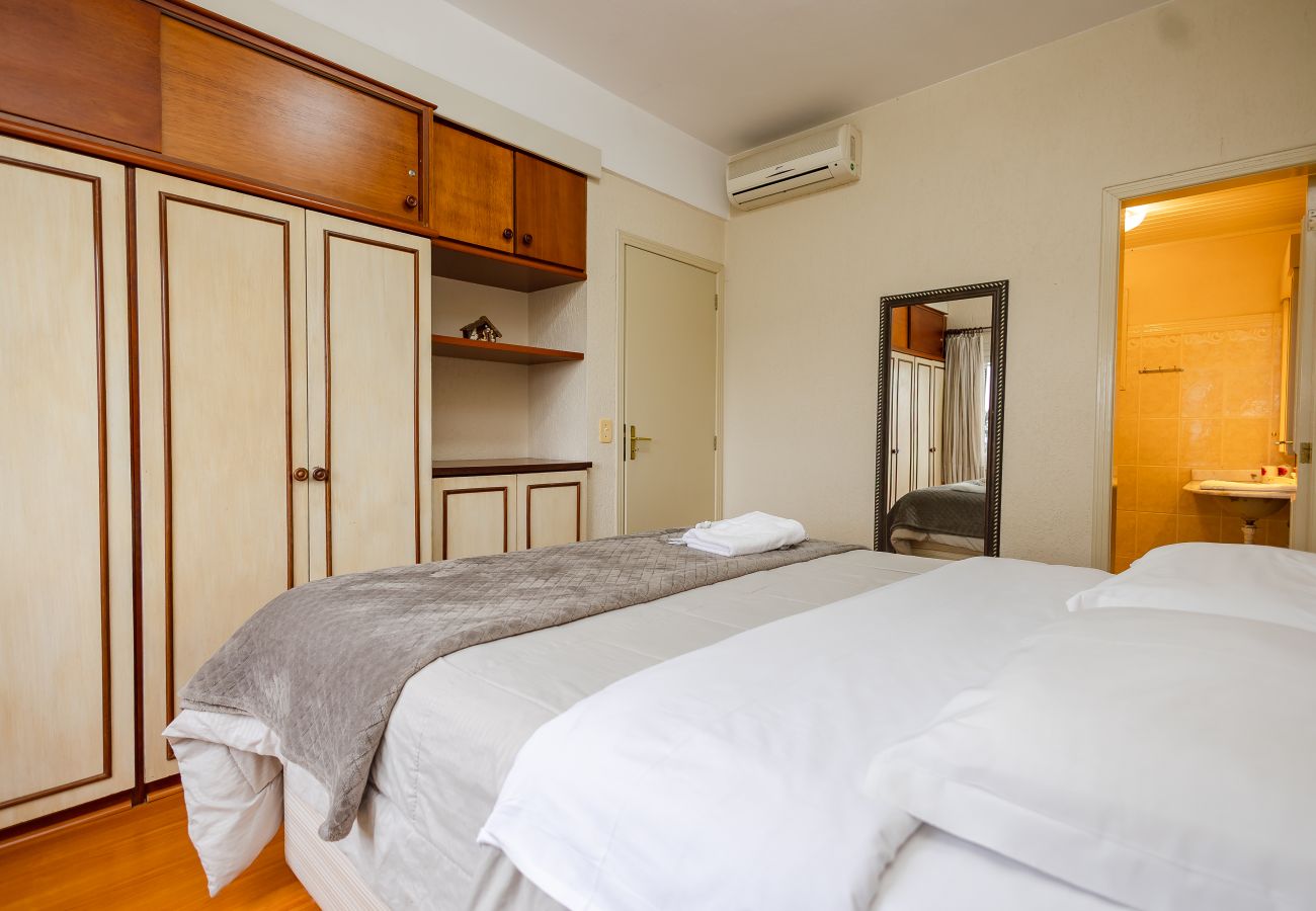 Apartamento em Gramado - Apto 2 dorm Cond Solar dos Pinheiros REF 692219 