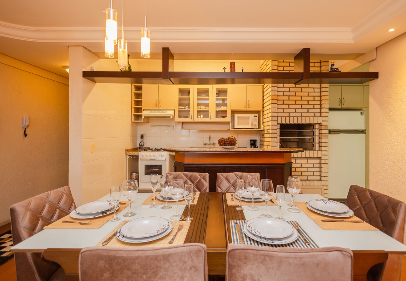 Apartamento em Gramado - Apto 2 dorm Cond Solar dos Pinheiros REF 692219 