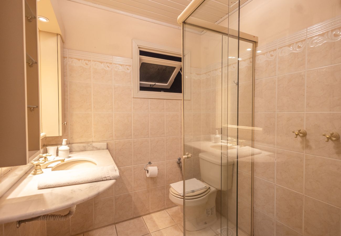 Apartamento em Gramado - Apto 2 dorm Cond Solar dos Pinheiros REF 692219 