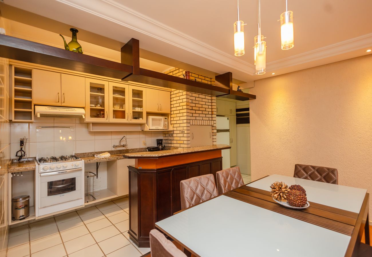 Apartamento em Gramado - Apto 2 dorm Cond Solar dos Pinheiros REF 692219 