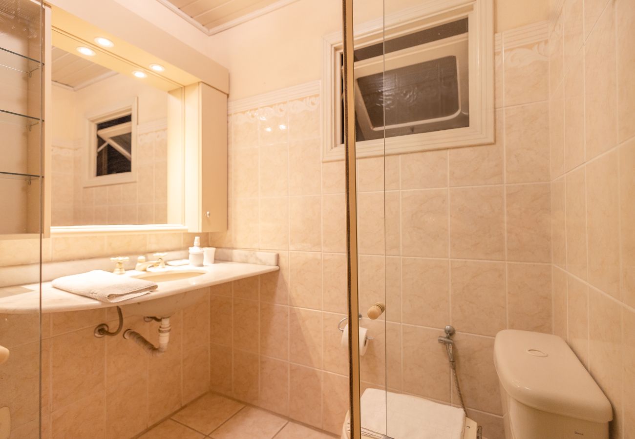 Apartamento em Gramado - Apto 2 dorm Cond Solar dos Pinheiros REF 692219 