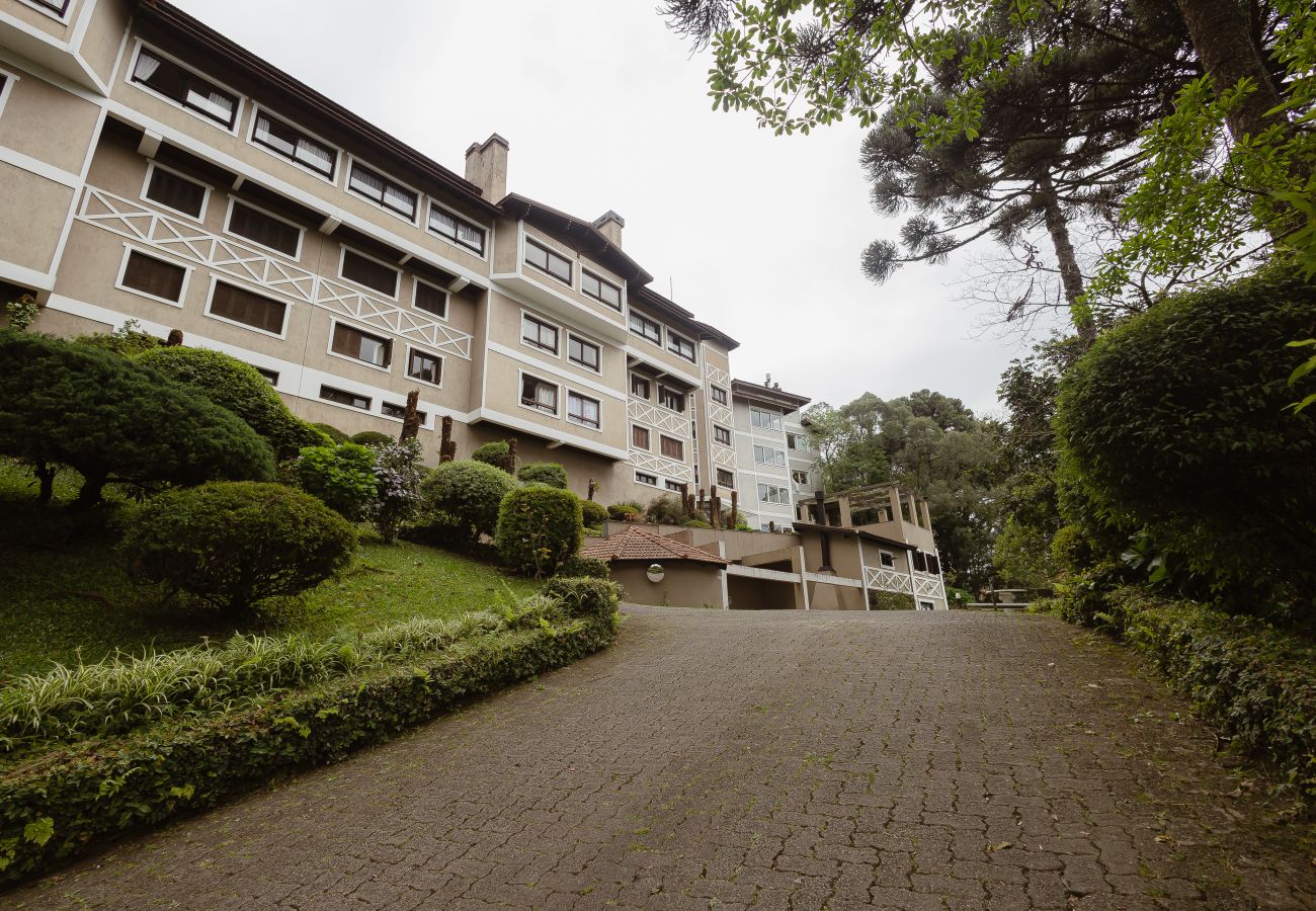 Apartamento em Gramado - Apto 2 dorm Cond Solar dos Pinheiros REF 692219 