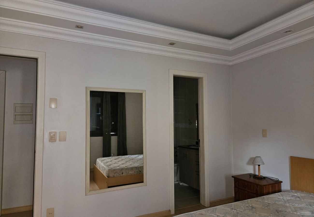 Apartamento em Gramado - APTO 3 DORMITÓRIOS JUNTO A PRAÇA DAS ROSAS  REF 69