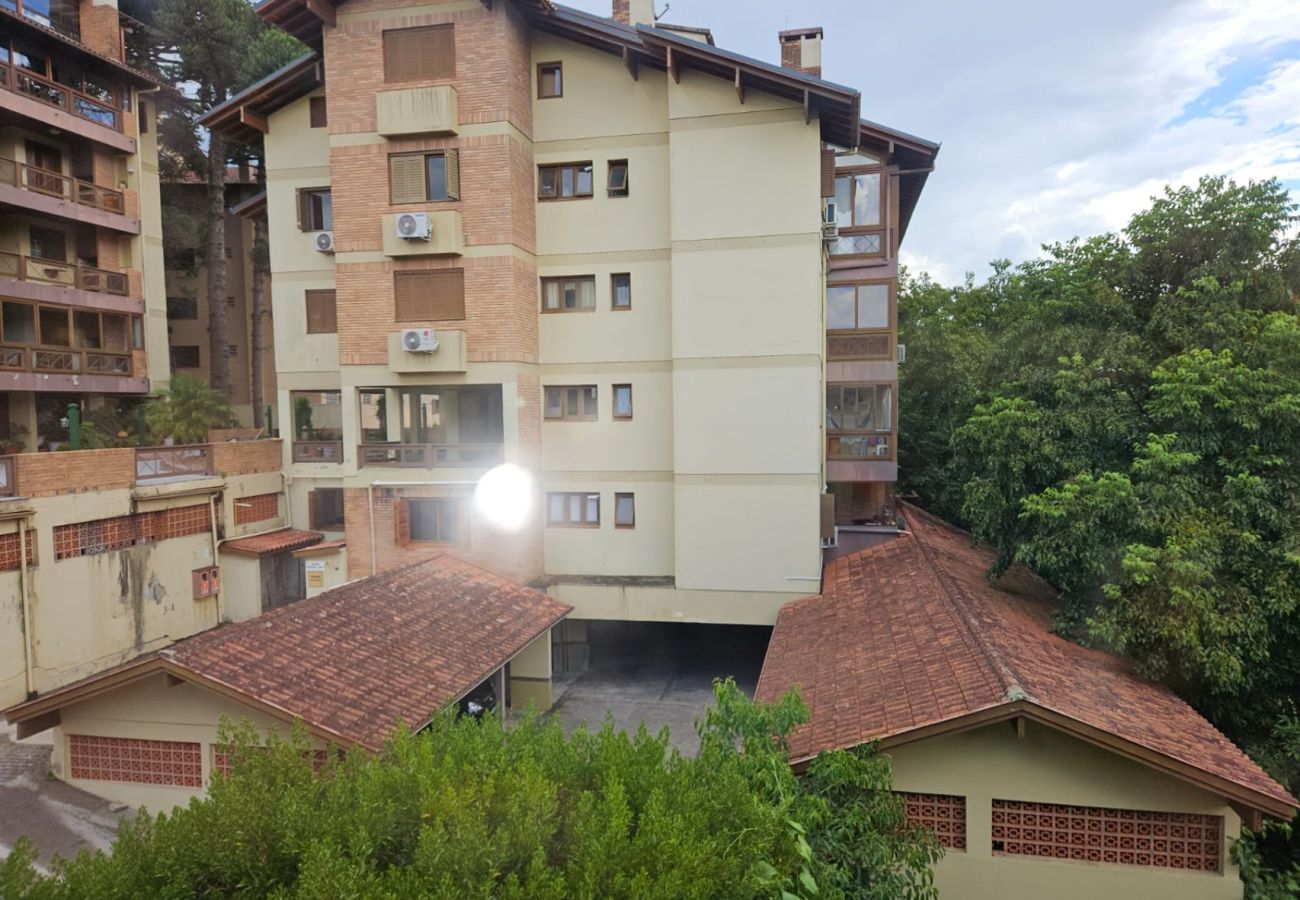Apartamento em Gramado - APTO 3 DORMITÓRIOS JUNTO A PRAÇA DAS ROSAS  REF 69