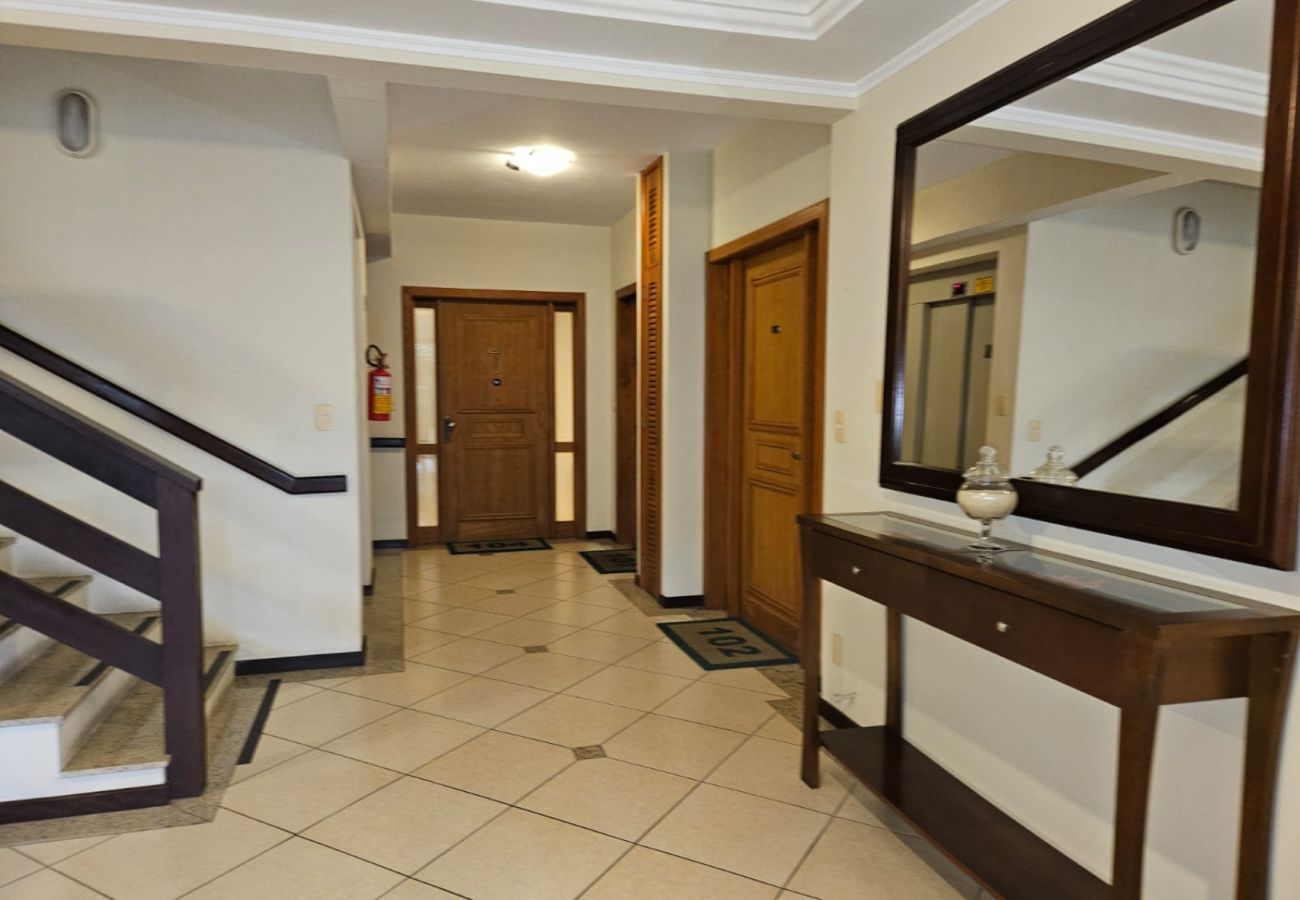 Apartamento em Gramado - APTO 3 DORMITÓRIOS JUNTO A PRAÇA DAS ROSAS  REF 69