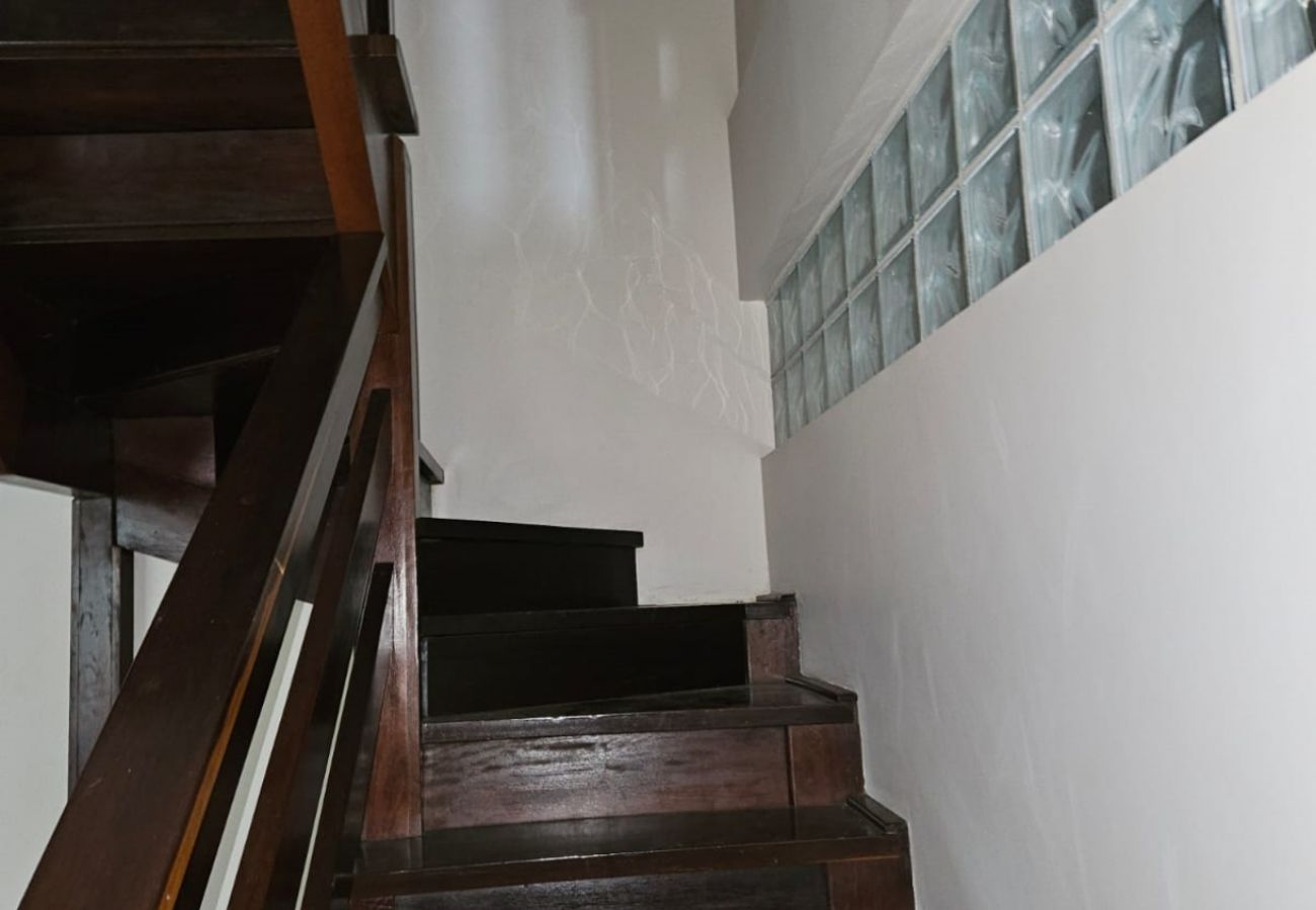 Apartamento em Gramado - APTO 3 DORMITÓRIOS JUNTO A PRAÇA DAS ROSAS  REF 69