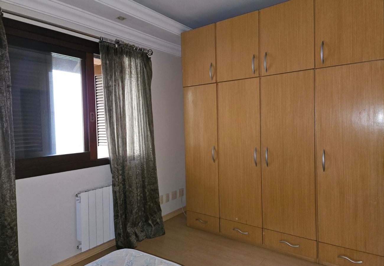 Apartamento em Gramado - APTO 3 DORMITÓRIOS JUNTO A PRAÇA DAS ROSAS  REF 69