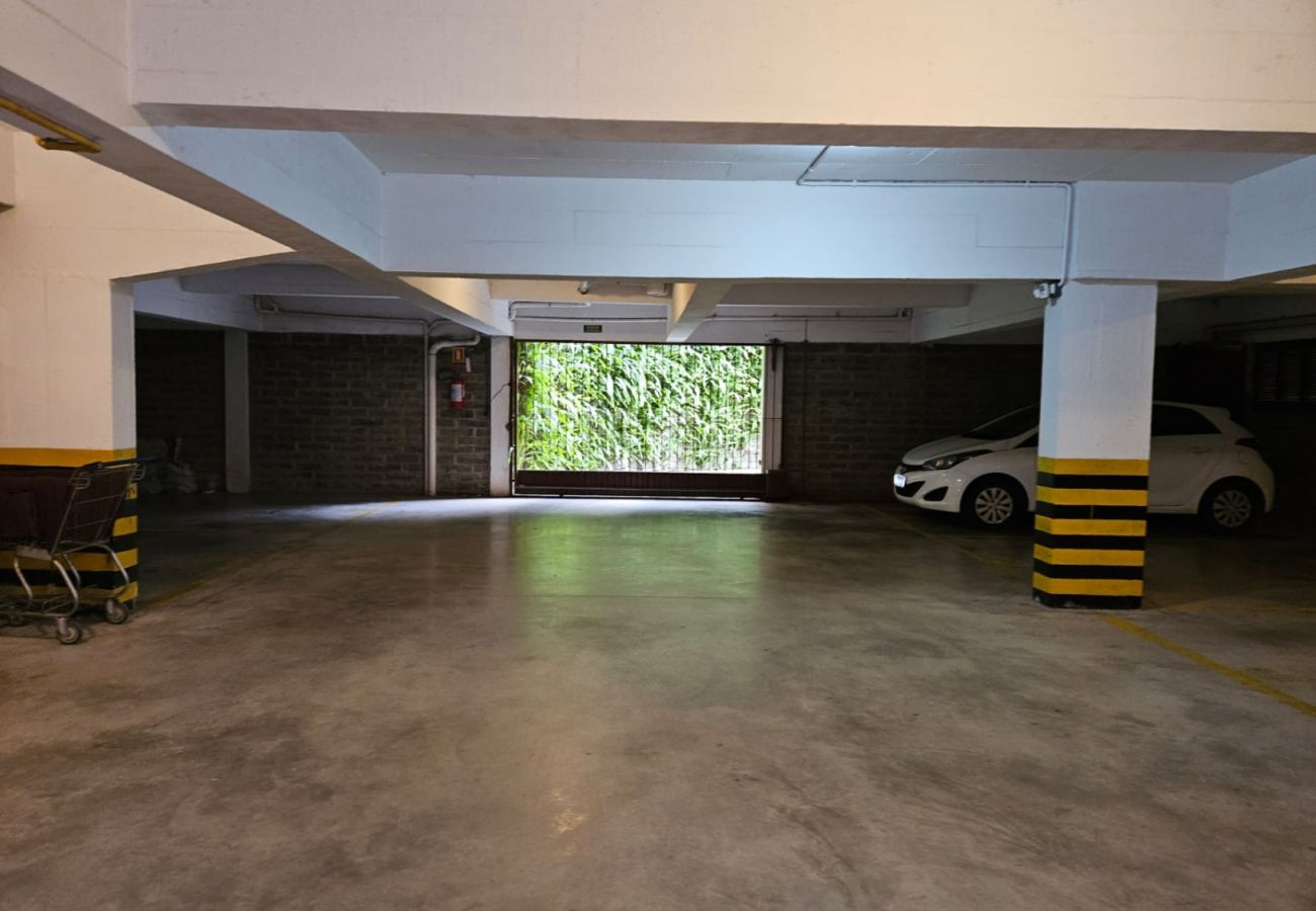 Apartamento em Gramado - APTO 3 DORMITÓRIOS JUNTO A PRAÇA DAS ROSAS  REF 69