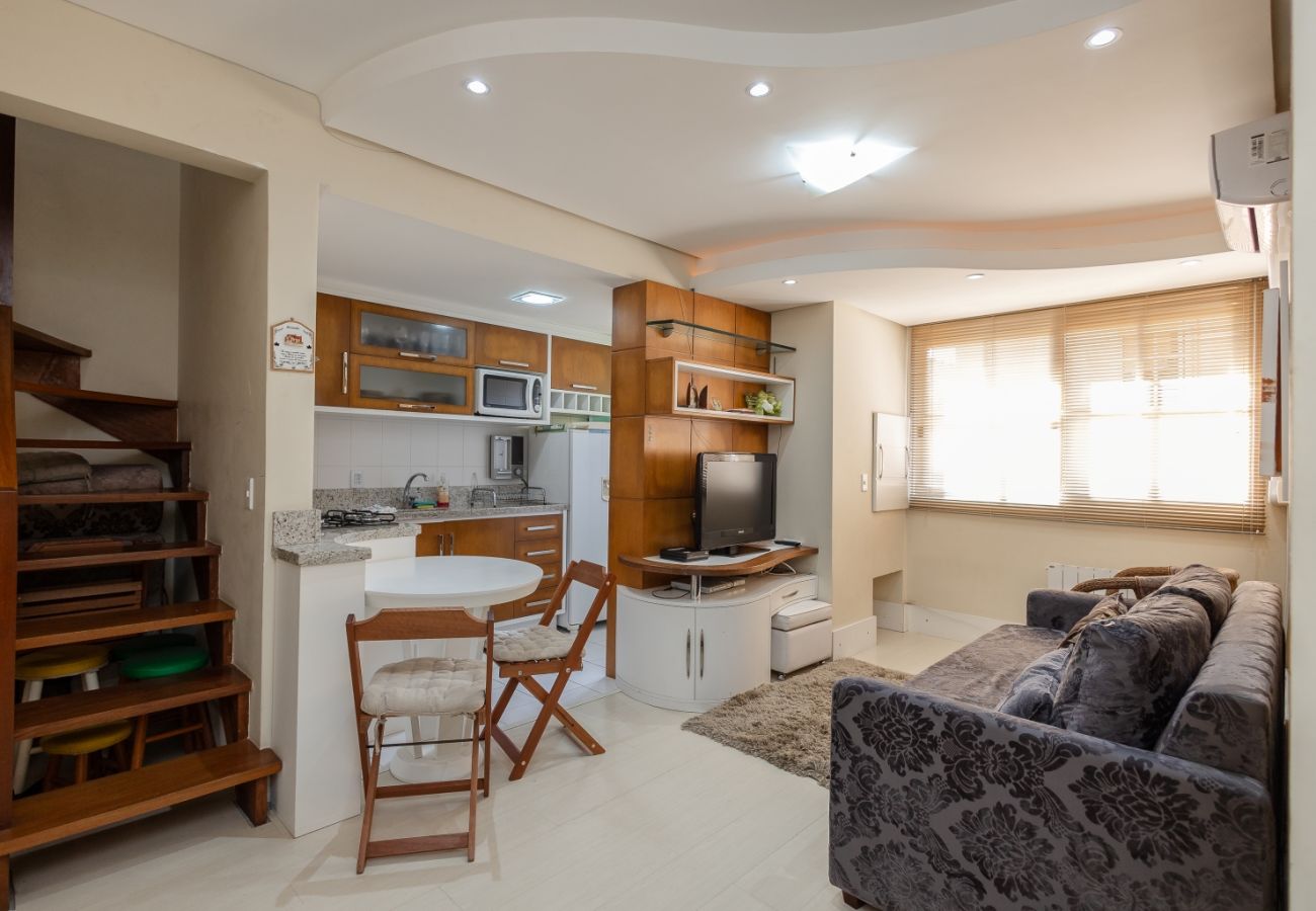 Apartamento em Gramado - CHARMOSO DUPLEX 2 DORM NO CENTRO REF 707704