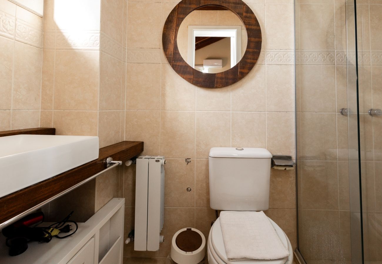 Apartamento em Gramado - CHARMOSO DUPLEX 2 DORM NO CENTRO REF 707704