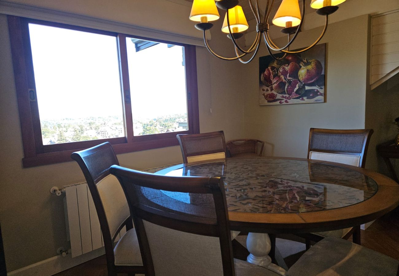 Apartamento em Gramado - COBERTURA MARAVILHOSA 3 SUÍTES NO  CENTRO REF 7776